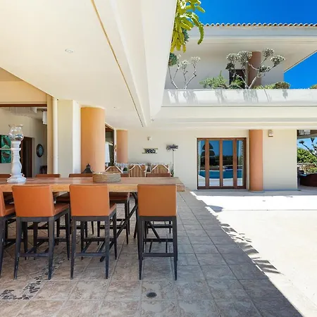 Palm Hill Villa, Royal Retreat, By Thinkvilla *