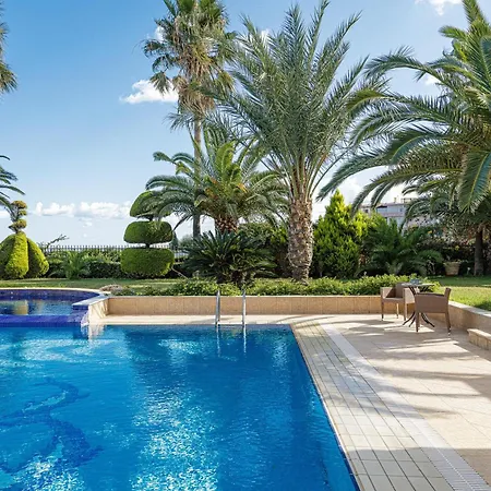 Palm Hill Villa, Royal Retreat, By Thinkvilla *