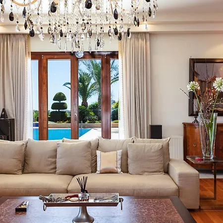 Palm Hill Villa, Royal Retreat, By Thinkvilla *