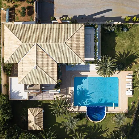Palm Hill Villa, Royal Retreat, By Thinkvilla * Xirón Khoríon